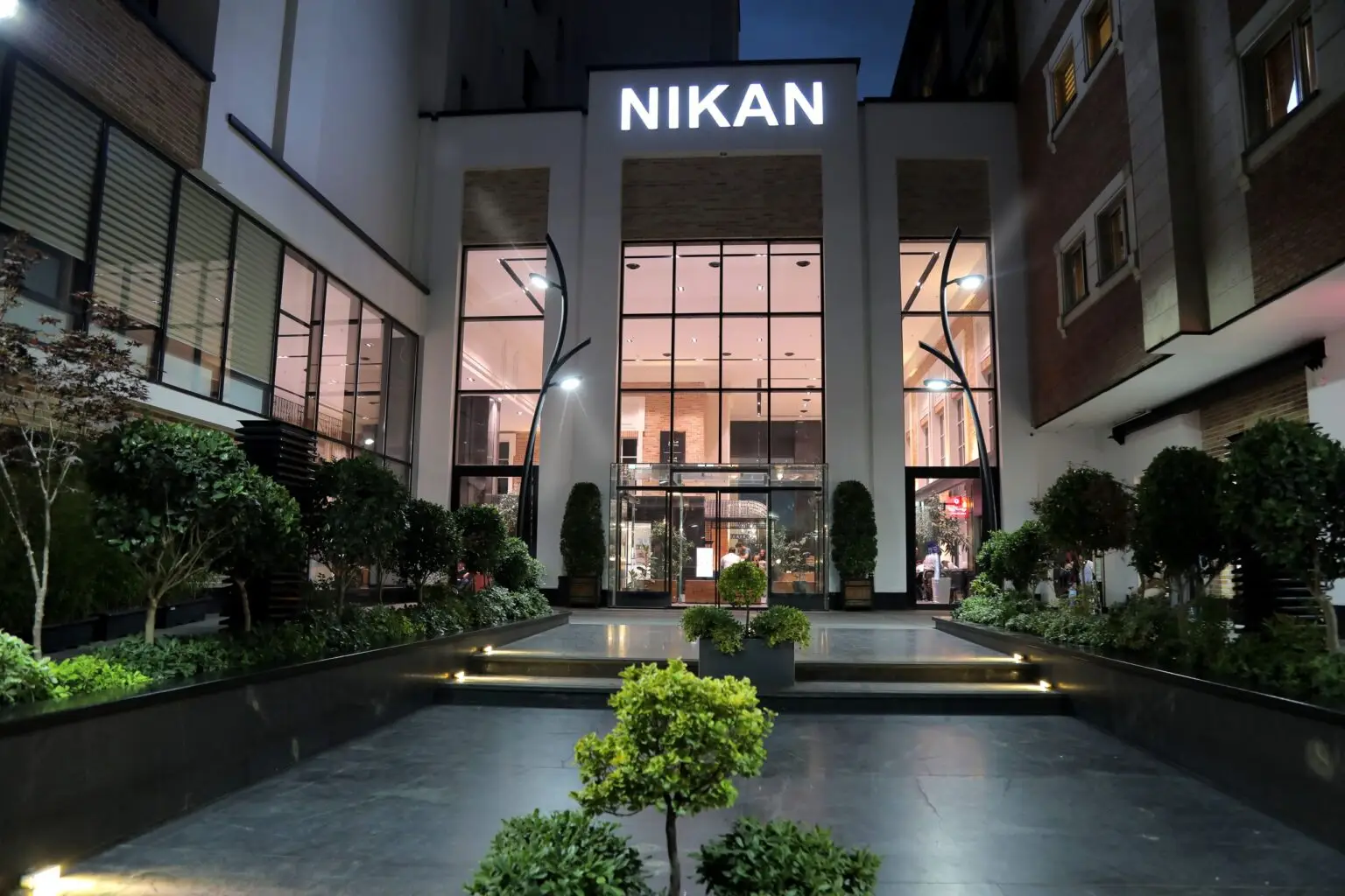 نمای-شب-اقدسیه-scaled-1-1536x1024